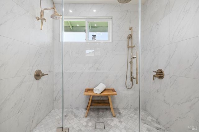 5328 Daniel Dr, Rohnert Park, CA 94928