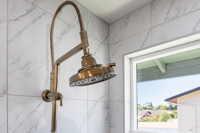 5328 Daniel Dr, Rohnert Park, CA 94928