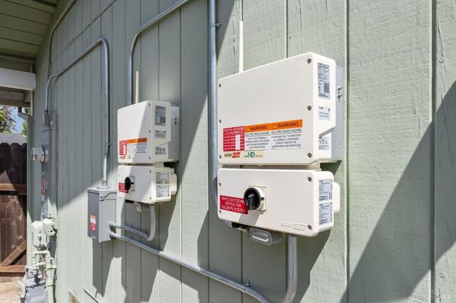 5328 Daniel Dr, Rohnert Park, CA 94928