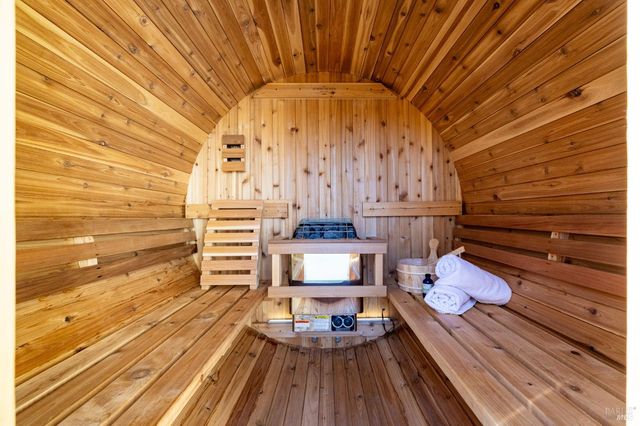 5328 Daniel Dr, Rohnert Park, CA 94928