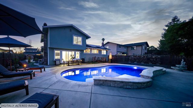 5328 Daniel Dr, Rohnert Park, CA 94928