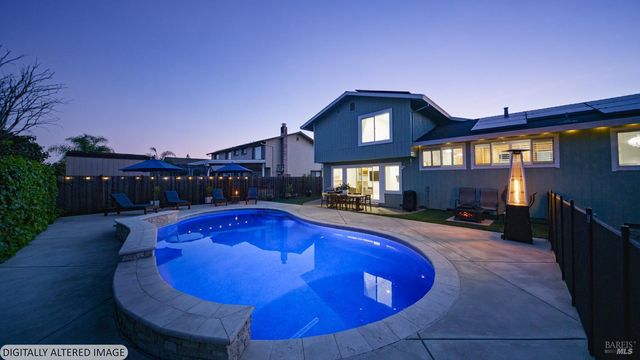 5328 Daniel Dr, Rohnert Park, CA 94928