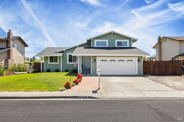 5328 Daniel Dr, Rohnert Park, CA 94928