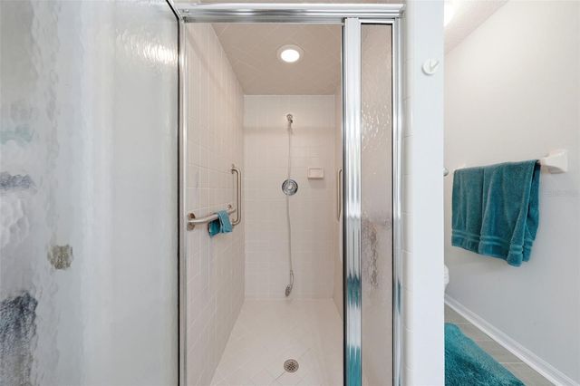 220 JUNIPER WAY, Tavares, FL 32778