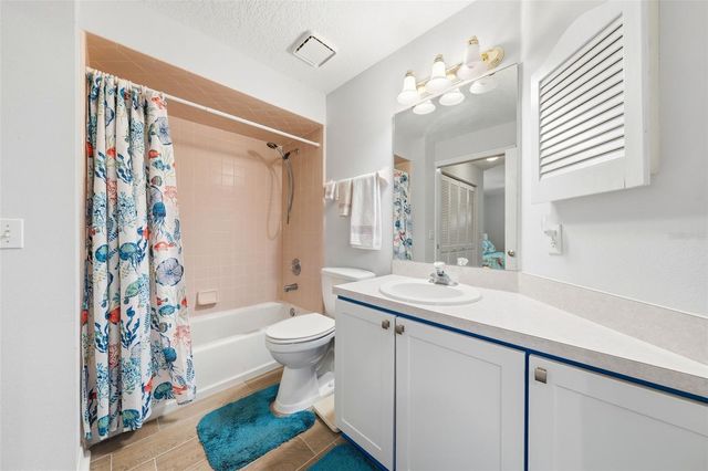 220 JUNIPER WAY, Tavares, FL 32778