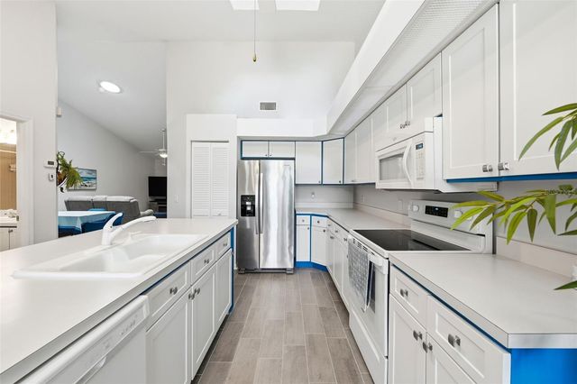 220 JUNIPER WAY, Tavares, FL 32778