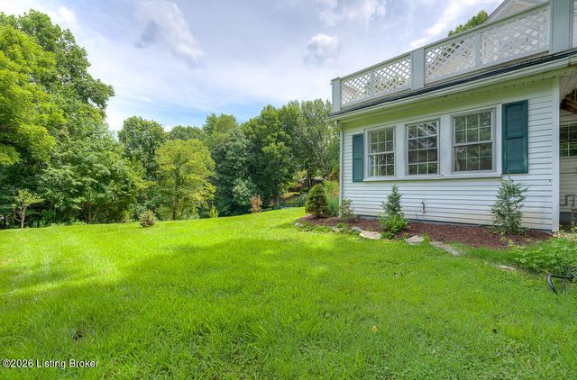 1536 Eskridge Ln, Louisville, KY 40216