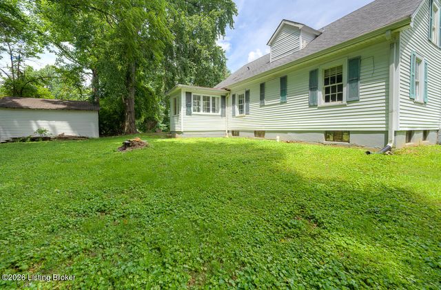1536 Eskridge Ln, Louisville, KY 40216
