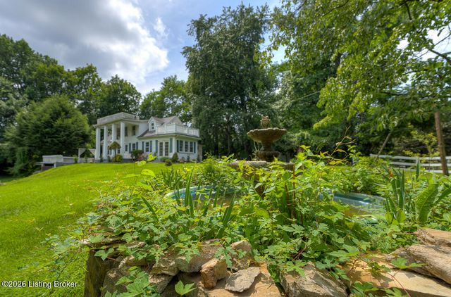 1536 Eskridge Ln, Louisville, KY 40216