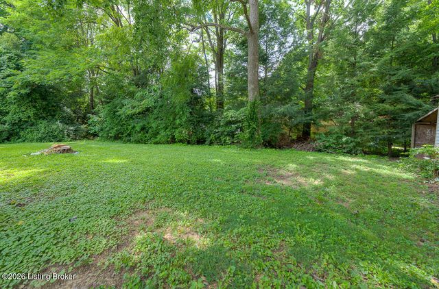 1536 Eskridge Ln, Louisville, KY 40216