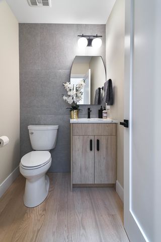 1719 W Foster Avenue, Chicago, IL 60640