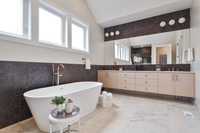 1719 W Foster Avenue, Chicago, IL 60640