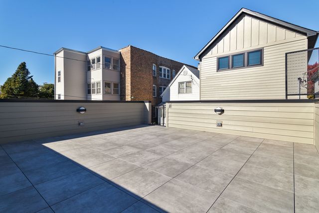 1719 W Foster Avenue, Chicago, IL 60640