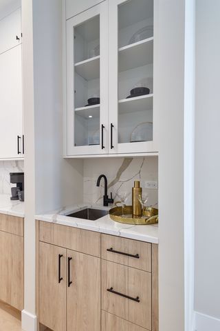 1719 W Foster Avenue, Chicago, IL 60640