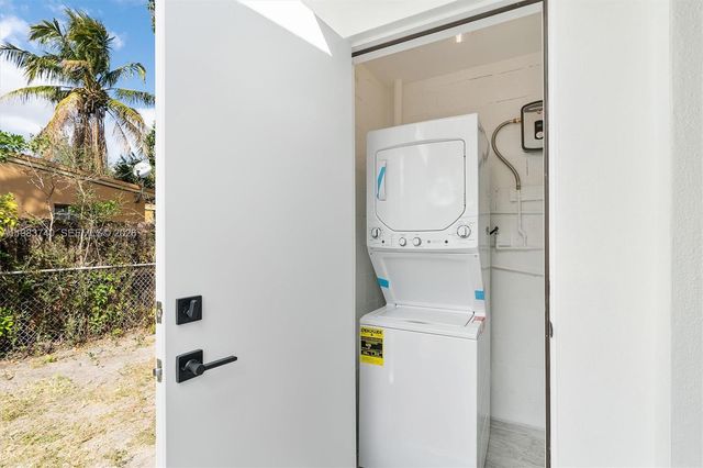 3621 SW 48th Ave, West Park, FL 33023