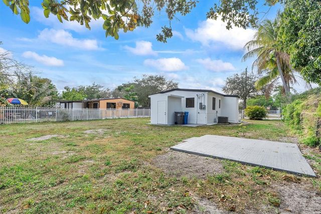 3621 SW 48th Ave, West Park, FL 33023