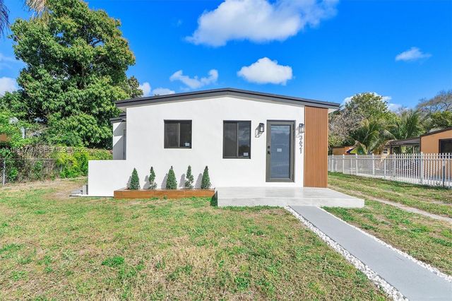 3621 SW 48th Ave, West Park, FL 33023