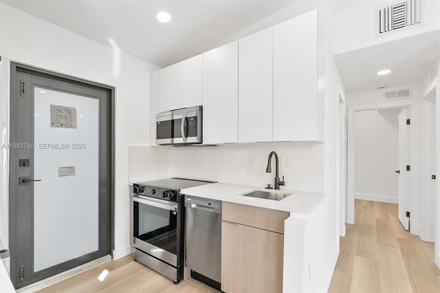 3621 SW 48th Ave, West Park, FL 33023