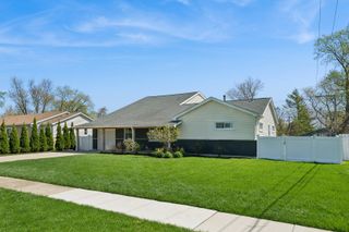 815 Cumberland Street, Hoffman Estates, IL 60169