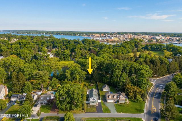 204 Pine Place, Red Bank, NJ 07701