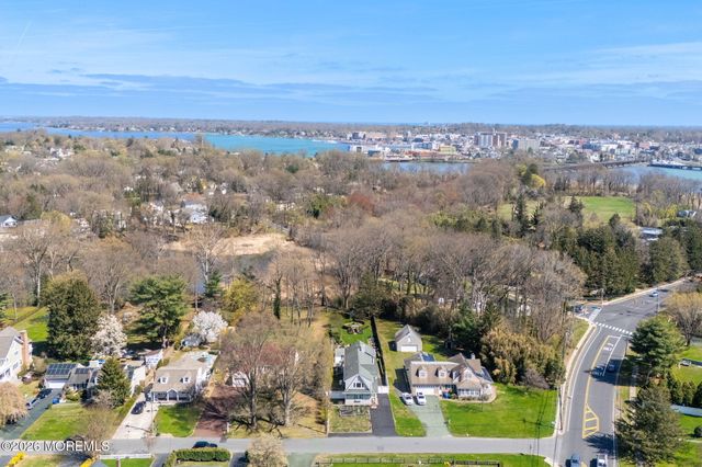 204 Pine Place, Red Bank, NJ 07701