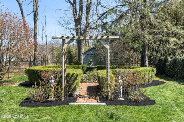 204 Pine Place, Red Bank, NJ 07701