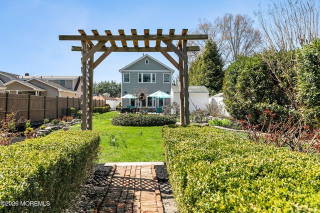 204 Pine Place, Red Bank, NJ 07701