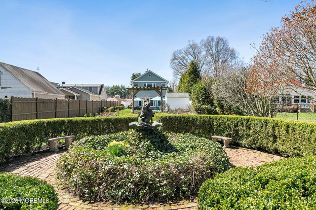 204 Pine Place, Red Bank, NJ 07701