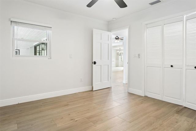 1046 SYLVIA LANE, Tampa, FL 33613
