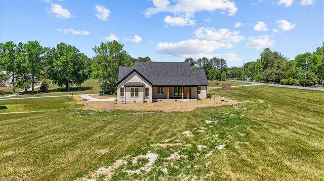 101 Maxmillian Drive, Greensboro, NC 27406