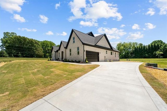 101 Maxmillian Drive, Greensboro, NC 27406