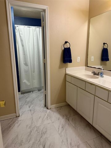 18519 Knob Hill Lake Lane, Humble, TX 77346