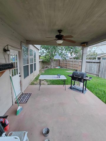 18519 Knob Hill Lake Lane, Humble, TX 77346