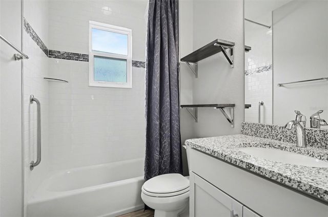 1011 VICTORIA HILLS DRIVE S, Deland, FL 32724