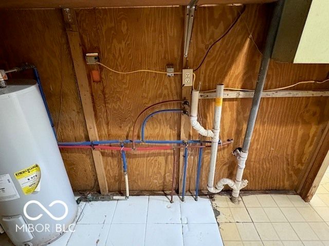 2025 S Lazy Creek Drive, Muncie, IN 47302