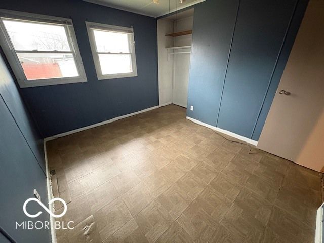 2025 S Lazy Creek Drive, Muncie, IN 47302