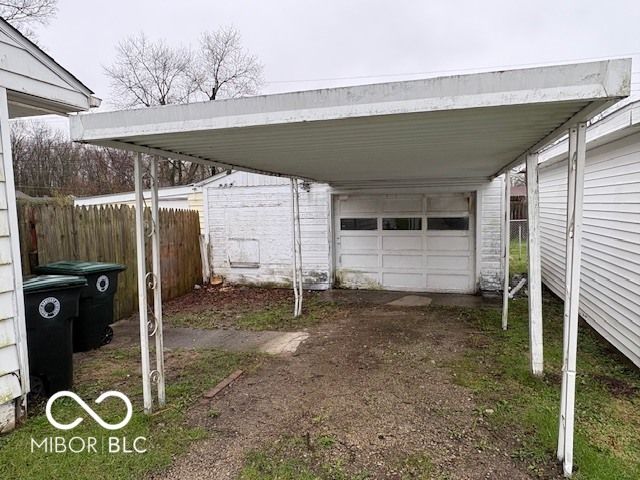 2025 S Lazy Creek Drive, Muncie, IN 47302