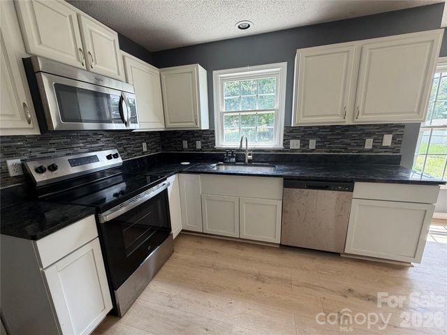 59 Southchase Drive, Fletcher, NC 28732