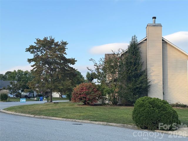 59 Southchase Drive, Fletcher, NC 28732