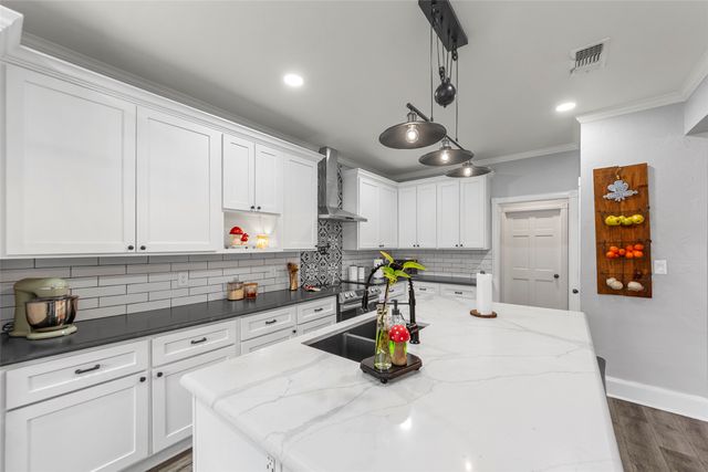 5601 Burgundy Drive, Greenville, TX 75402