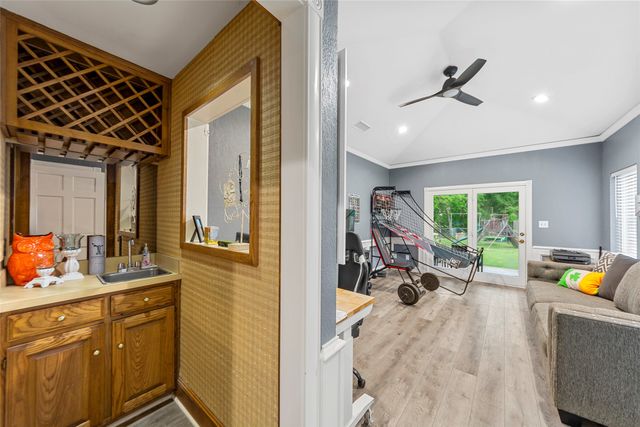 5601 Burgundy Drive, Greenville, TX 75402