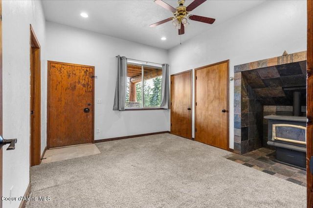 5239 E DODD RD, Hayden, ID 83835