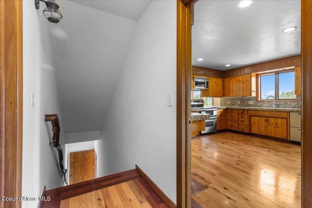 5239 E DODD RD, Hayden, ID 83835
