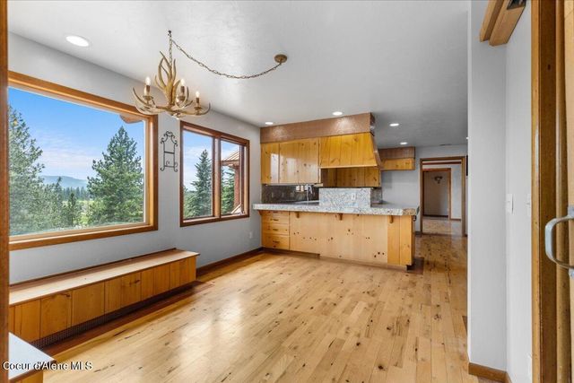 5239 E DODD RD, Hayden, ID 83835
