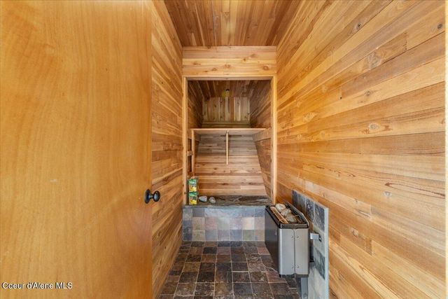 5239 E DODD RD, Hayden, ID 83835