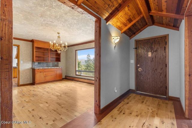 5239 E DODD RD, Hayden, ID 83835