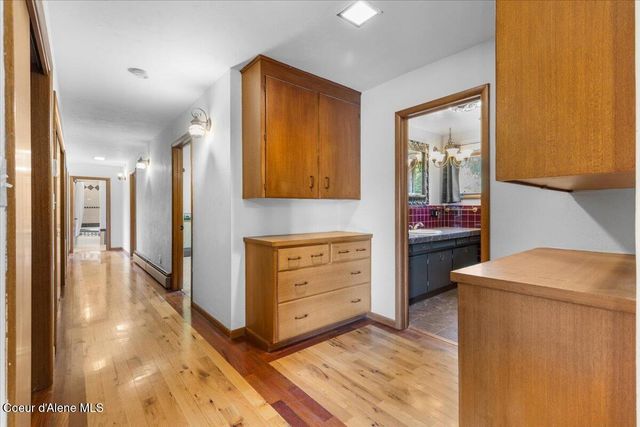 5239 E DODD RD, Hayden, ID 83835