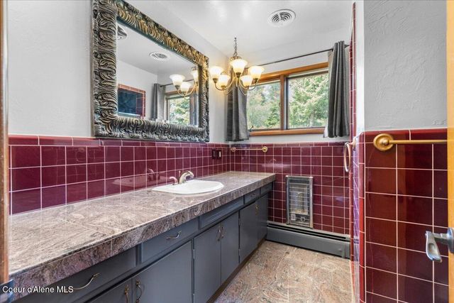 5239 E DODD RD, Hayden, ID 83835