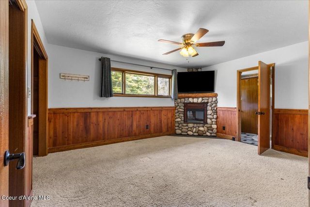 5239 E DODD RD, Hayden, ID 83835