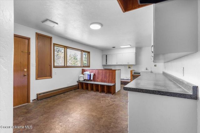 5239 E DODD RD, Hayden, ID 83835